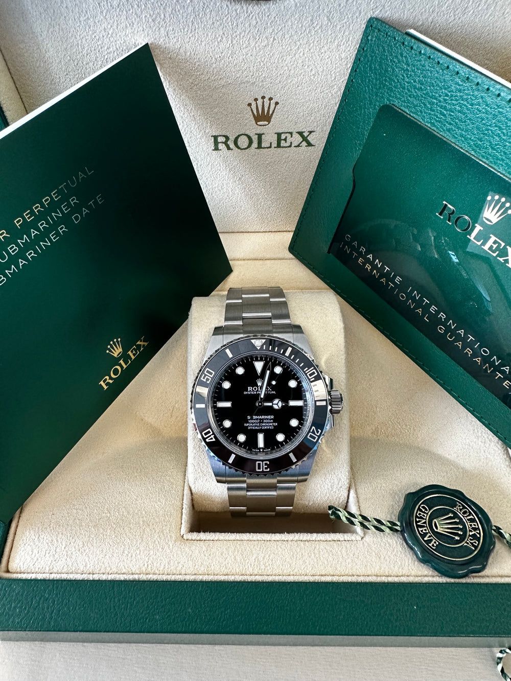 Rolex Submariner 41mm 124060 Oystersteel Black Dial – PrymTime Watches