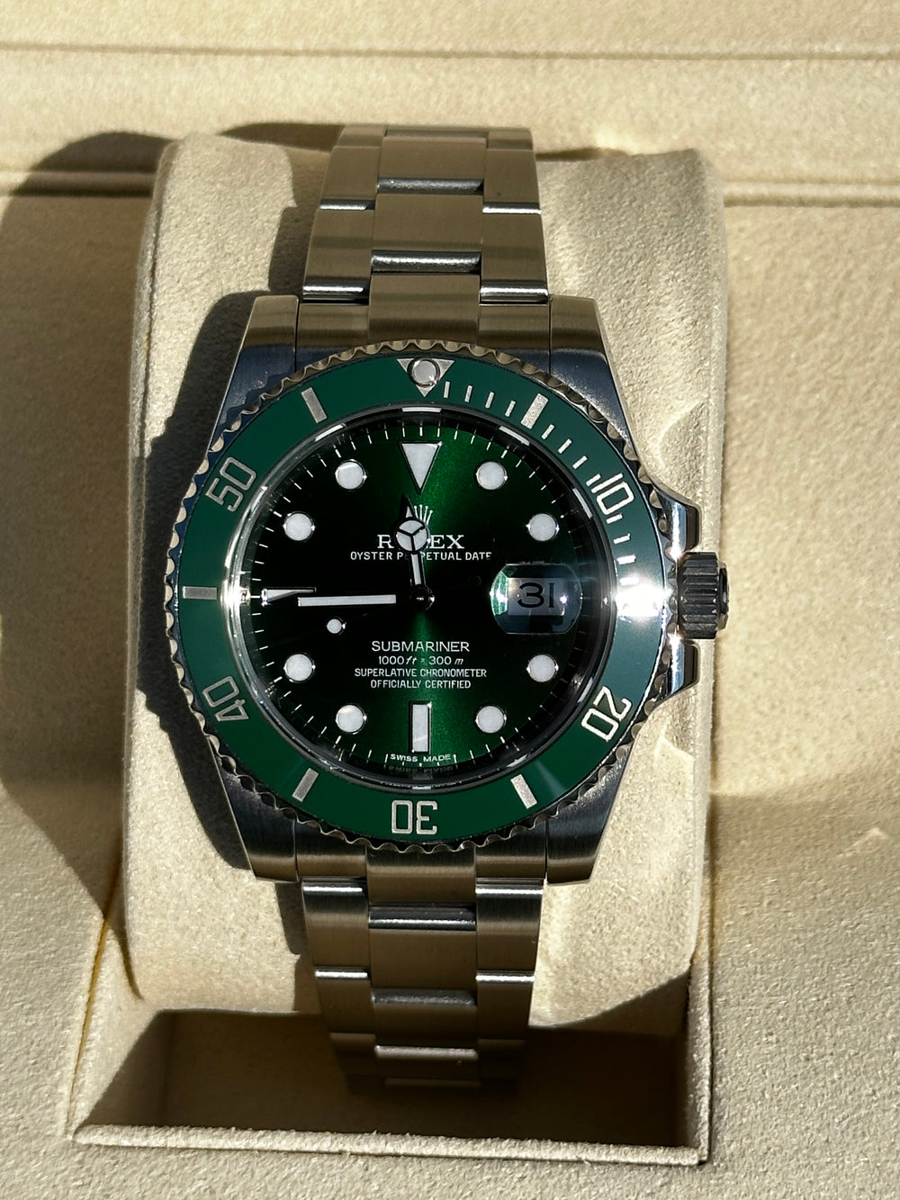 ROLEX Submariner Date Cerachom Green 116610LV HULK