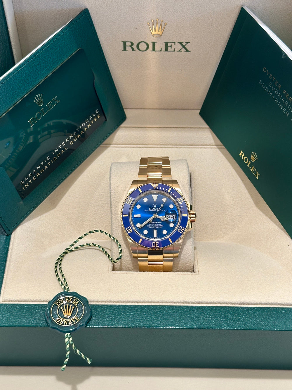 Rolex Submariner Date 41mm 126618LB Yellow Gold Oyster Royal Blue