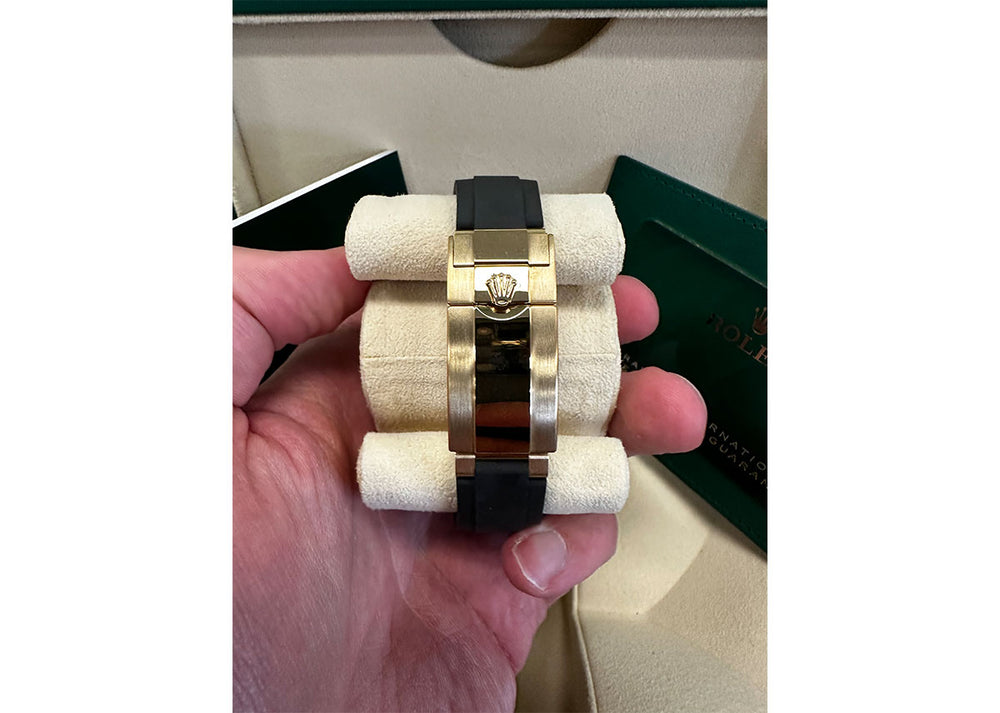 Rolex Cosmograph Daytona 40mm 116518 Yellow Gold Oysterflex Champagne Dial