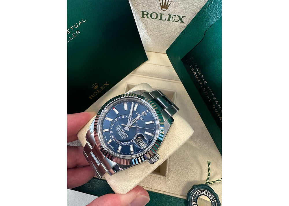 Rolex Perpetual Sky-Dweller 42mm 326934 Oystersteel Bright Blue Dial